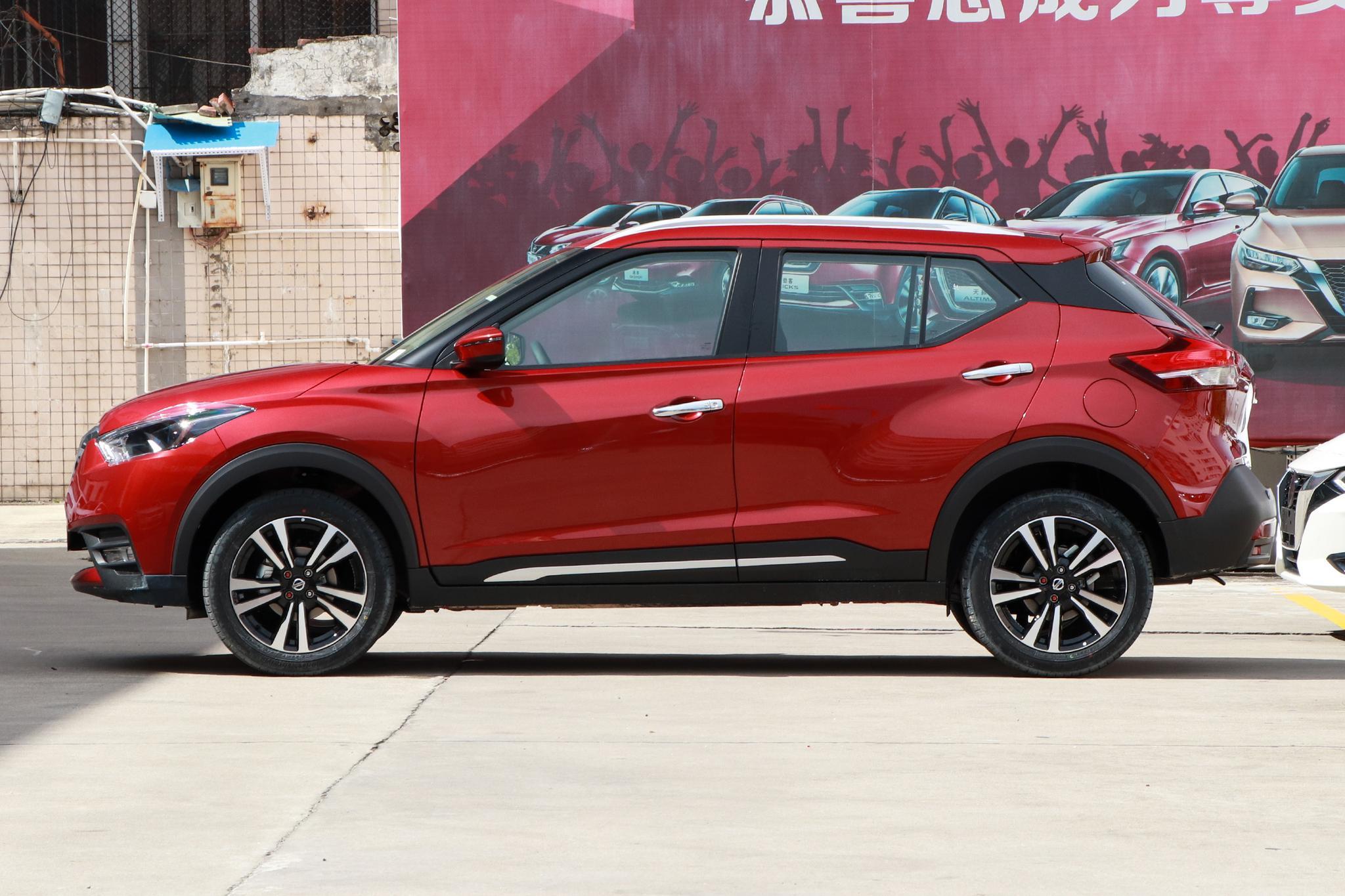 尼桑suv 10万图片