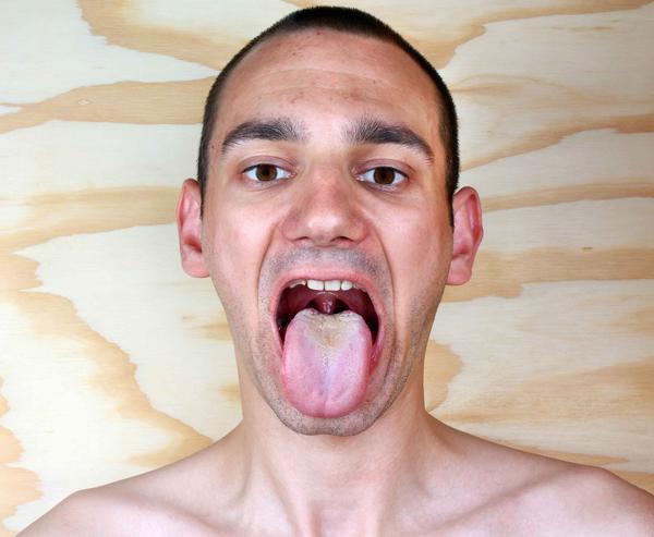 为何舌头不停分泌唾液 为何舌头不停分泌唾液和口水